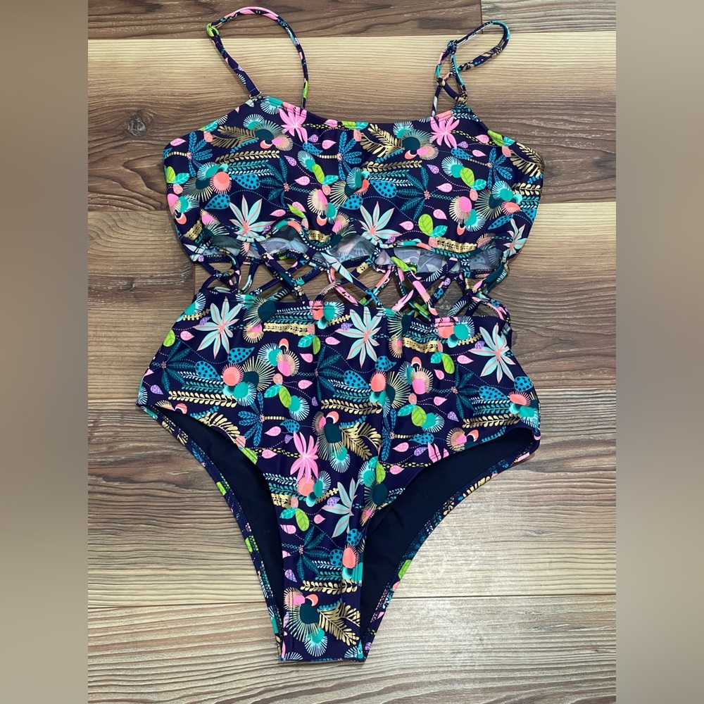 Diana Secret XL Colorful Kids Swimwear w Metallic Accents and CutOuts 168‎